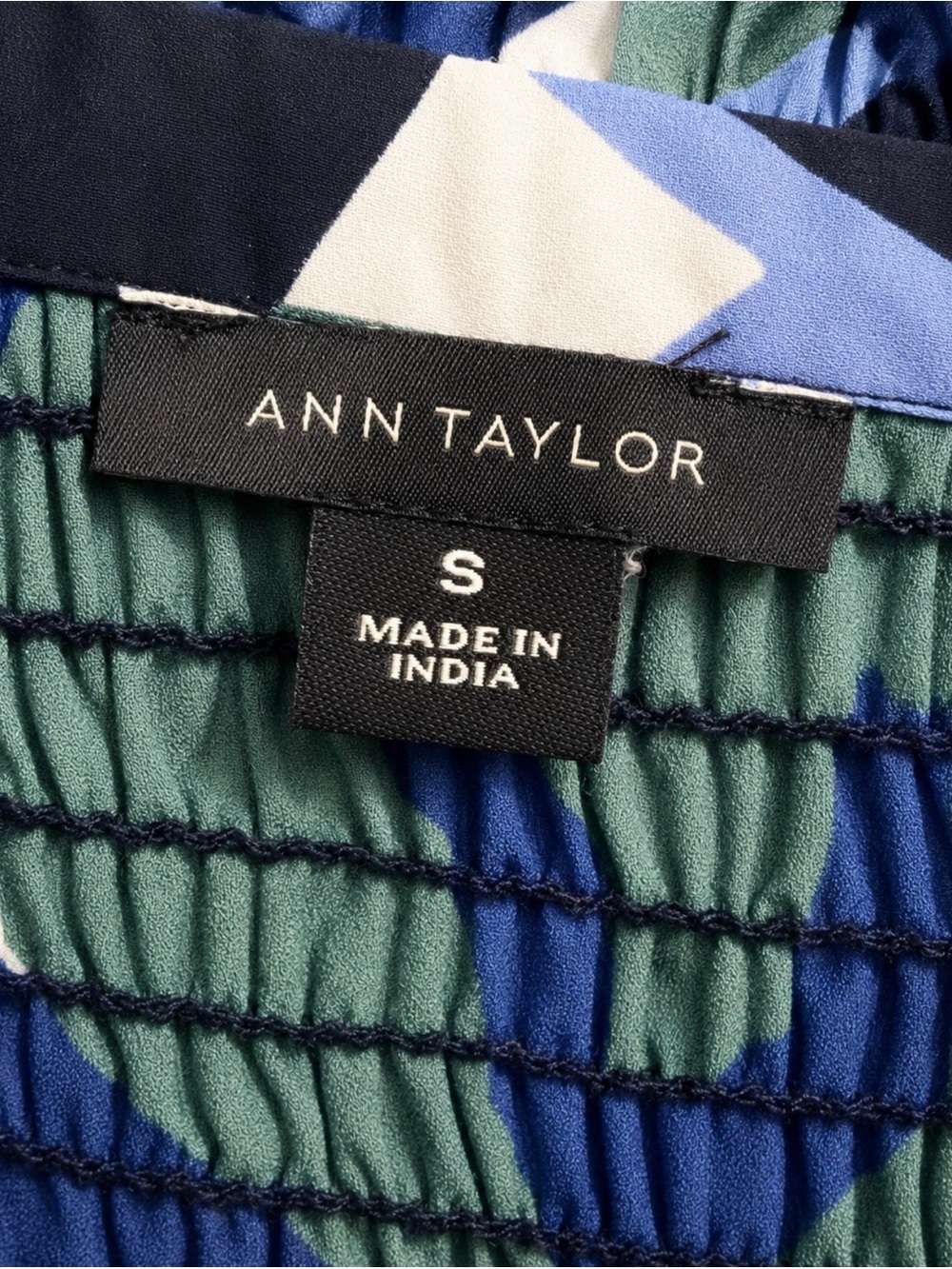Small Ann Taylor Abstract Print Smocked Blouse β Size Small - Picture 3 of 4